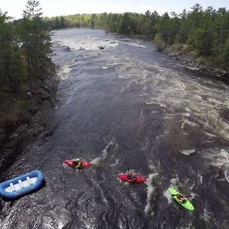 Wilderness Tours Rafting Resort Foresters Falls Εξωτερικό φωτογραφία